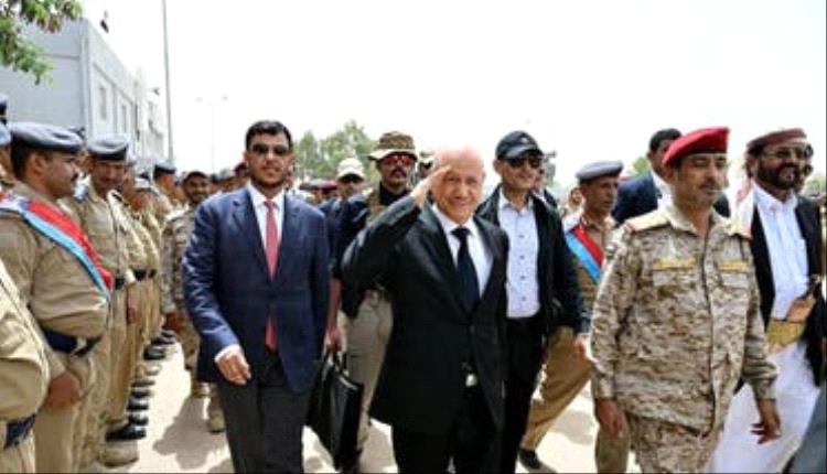 رئيس مجلس القيادة الرئاسي يتعهد من مأرب بتحرير كل المناطق التي لازالت تحت سيطرة الحوثيين