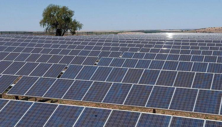 الإمارات تمول اليمن لإنشاء محطة كهرباء شمسية ثانية بشبوة