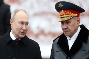 ما وراء إقالة وزير دفاع روسيا من منصبه؟