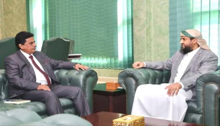 المحرمي يبحث تسريع وتيرة الإصلاحات الحكومية وبرامج خدمة المواطنين