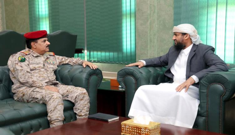 لقاء هام يجمع النائب الرئاسي المحرمي ووزير الدفاع الفريق الداعري بقصر معاشيق بعدن