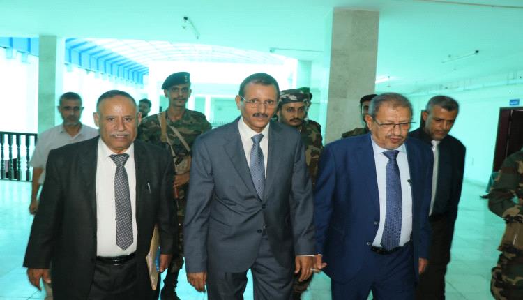 رئيس مجلس القضاء الأعلى يتفقد سير العمل بدوائر المحكمة العليا بعدن
