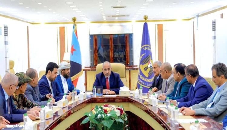 قيادة الانتقالي برئاسة الزبيدي تشيد بجهود تطبيع الأوضاع بوادي حضرموت والمهرة
