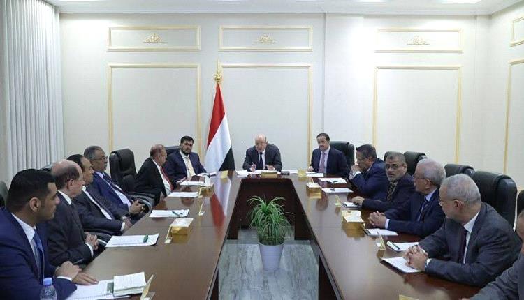 العليمي يعقد اجتماع طارئ بمجلس الدفاع الوطني بالرياض