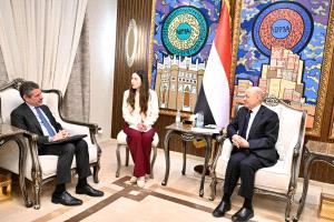 مصدر دبلوماسي رفيع المستوى يكشف أسباب ومبررات اعتراض أمريكي على قرار إخراج الإمارات من اليمن