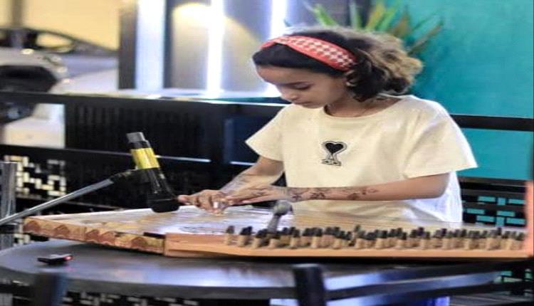 الطفلة الموهوبة صفية إبراهيم تُبهر الجمهور بأدائها أغنية "يا طيّار" وتواصل تألقها كأصغر عازفة قانون في اليمن