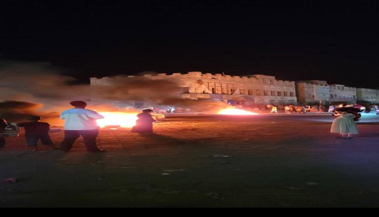 بالصور.. انهيار منظومة الكهرباء في مدن ساحل حضرموت واضطرابات تعم الشارع ولا انفراجة للأزمة قريباً