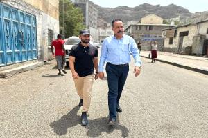 أول نزول ميداني لرئيس مجلس ادارة صيانة الطرق والجسور باليمن (صورة)