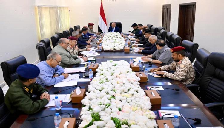 العليمي يعقد اجتماعا استثنائيا باللجنة الأمنية العليا ورؤساء السلطات المحلية بالمنطقة العسكرية الرابعة