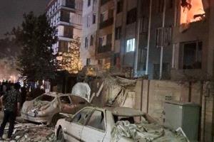 يافطات عملاقة في قلب العاصمة طهران بعد الهجمات الإسرائيلية(صور)
