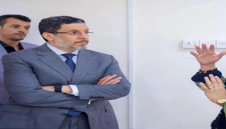من سيكسب المعركة المصيرية المحتدمة بين بن مبارك ومجلس القيادة الرئاسي؟!
