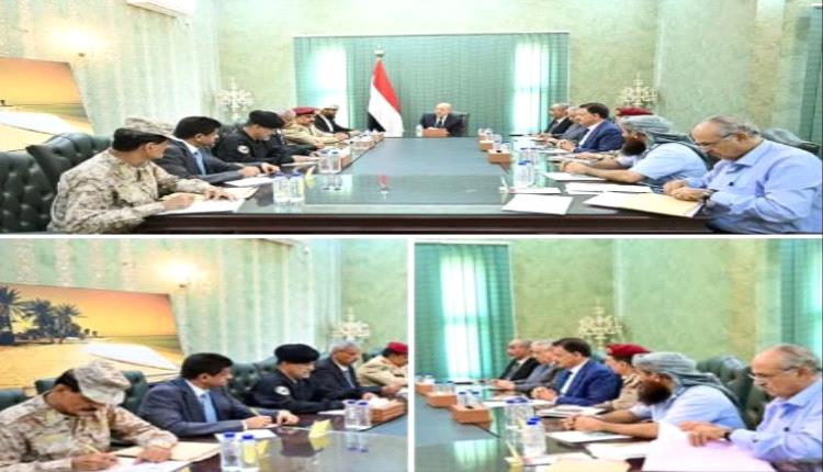 رئيس مجلس القيادة يرأس اجتماعا للجنة الأمنية العليا بعدن