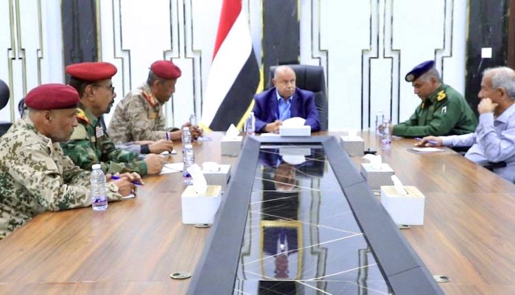 هذا ماقام به محافظ حضرموت الجديد الخنبشي لحظة وصوله المكلا (صورة)