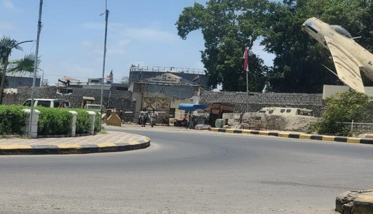 إجماع عسكري وأمني على بقاء معسكر بدر لتعزيز الاستقرار في عدن