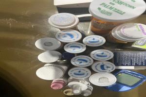 نائب برلماني يمني بارز يقدم بلاغا دوليا عاجلا ضد العليمى والبركاني على جرائم ضد الانسانية