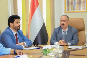 وزير النقل يجتمع بمدراء مكاتب الوزارة بالمحافظات المحررة لمناقشة اوضاعهم وتعزيز التنسيق