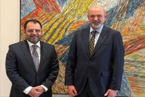 الكاف يبحث مع أستراليا تطوير قطاع الطاقة الكهربائية في اليمن