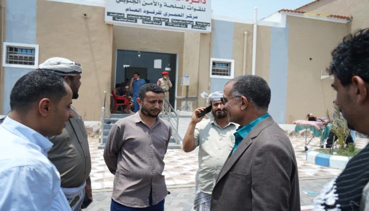 محافظ لحج يوجه بتفقد جرحى جبهة حيفان ويؤكد أن تضحيات أبطال القوات المسلحة محط فخر واعتزاز