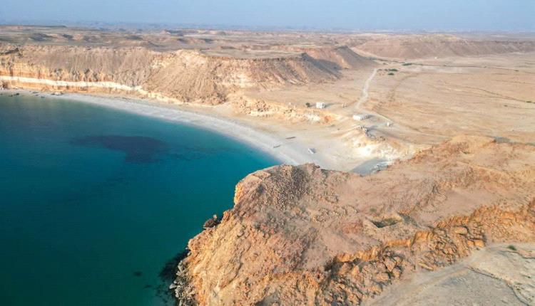 هيئة التجارة البحرية البريطانية: 6مسلحين اعتلوا ناقلة ​وسيطروا عليها شرق المكلا وعدلوا ​مسارها إلى الصومال