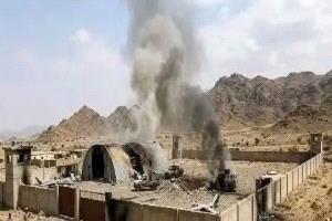 عشرات القتلى والجرحى في حصيلة أولية لهجوم حوثي على معسكرات للشرعية اليمنية بحضرموت ومأرب]صور وفيديوهات[