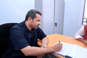 محافظ لحج يعزي الوكيل مختار الشريحي بوفاة والده