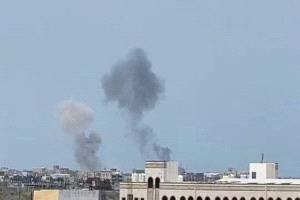 الحوثيون يعلنون استهداف مواقع عسكرية في المخا بالصواريخ والطائرات المسيّرة