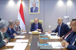 الزنداني يشدد على حماية استقلالية الصندوق الاجتماعي للتنمية بعدن لتعزيز ثقة المانحين
