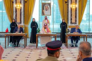 باكستان والسعودية وتركيا تعلن اتفاقية دفاع مشترك: ما دلالاتها؟