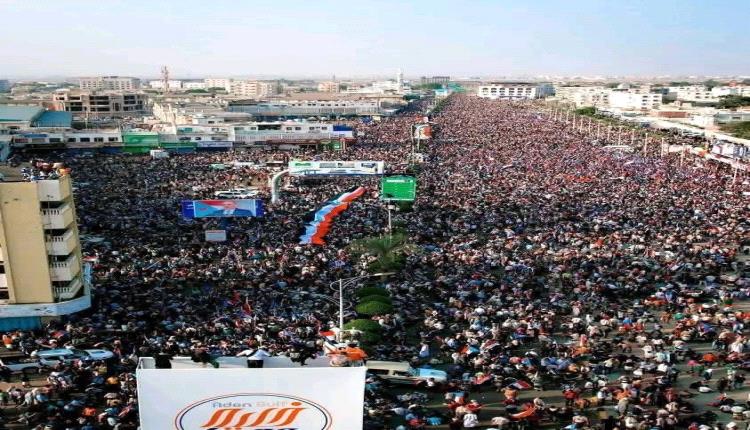 الصبيحي يعود برفقة عدد من وزراء الحكومة اليمنية الجديدة إلى عدن