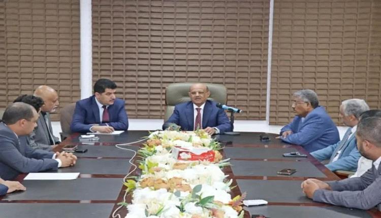 الداعري : لماذا حرص محافظ البنك المركزي على نفي أي توجه لتحريك الصرف؟