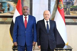 رئيس وأعضاء الحكومة اليمنية الجديدة يؤدون اليمين الدستورية بالرياض