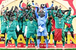 السنغال تخطف لقب كأس الامم الافريقية في نهائي مشتعل .. ليلة تتويج تاريخية وقرارات تحكيمية تشعل الجدل