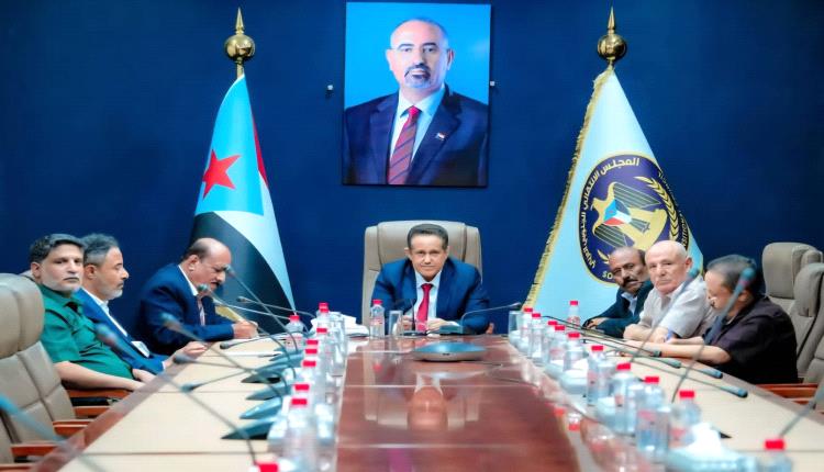 الزبيدي يؤكد مواصلة مسار المجلس الانتقالي ويحذر من أي اعتداء على الجنوب