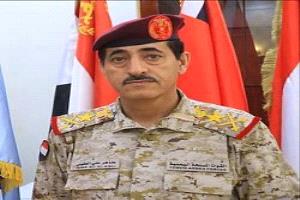 وزير الدفاع: القوات المسلحة في أعلى درجات الجاهزية لخوض معركة استعادة الدولة وإنهاء انقلاب الحوثيين