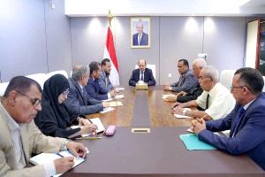 الحكومة تؤكد بأن تحسين الخدمات الأساسية أولوية المرحلة المقبلة بعدن