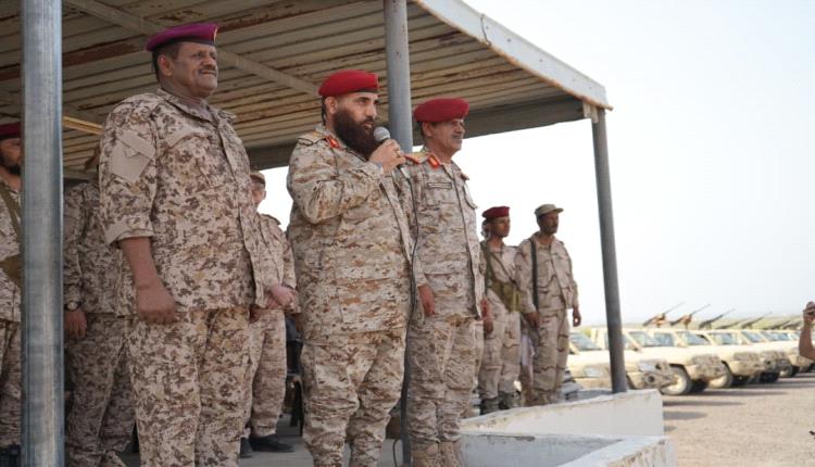 لجنة وزارة الدفاع تواصل أعمالها في محور باب المندب وتطلع على جاهزية وحداته العسكرية