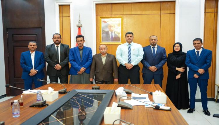 قرار جمهوري بتعيينات جديدة بحضرموت والخنبشي يجتمع بالمشمولين بالقرار