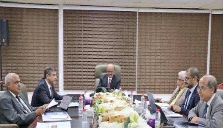 مجلس إدارة البنك المركزي يقف أمام ظاهرة شحة السيولة المحلية