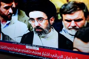 مجلس الخبراء الإيراني يعلن آية الله مجتبى خامنئي مرشدا ايرانيا جديدا خلفا لوالده