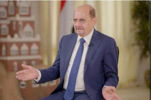 الداعري يكشف عن حقيقة تلاعب متعمد بموارد الدولة والدعم السعودي المعلن لليمن