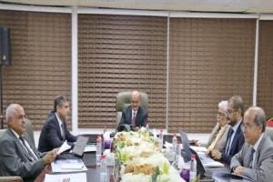 مجلس إدارة البنك المركزي يقف أمام ظاهرة شحة السيولة المحلية