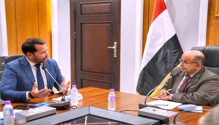 الخنبشي يبحث مع  هولندا والفاو المشاريع التنموية بحضرموت