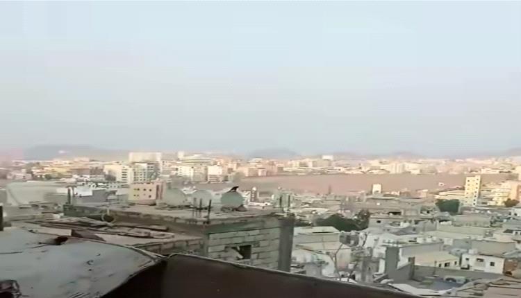 هجوم حوثي على مطاري عدن والريان مع احتدام المواجهات بتعز