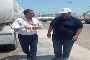 الجريري يتفقد محطة تموين الطائرات بمطار عدن الدولي ويؤكد استمرار العمليات دون انقطاع