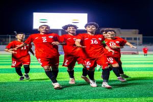 المنتخب اليمني للناشئين يحسم تأهله إلى نصف نهائي غرب آسيا بثلاثية في شباك سوريا