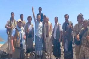 تحليل لرويترز يكشف عن خيار صعب أمام دول الخليج نتيجة تقدم الحوثيين وسيطرتهم على الساحل اليمني