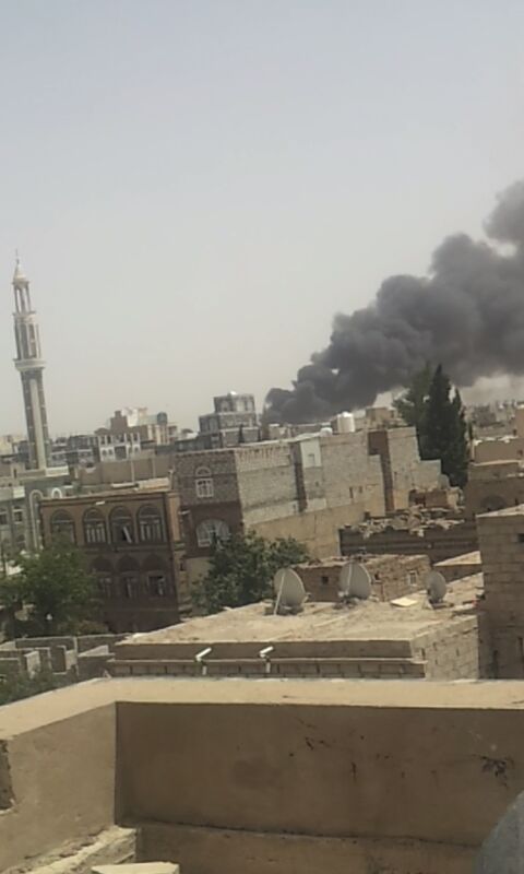 عاجل:سلسلة انفجارات عنيفة ومستمرة تهز انحاء مختلفة من العاصمة اليمنية 