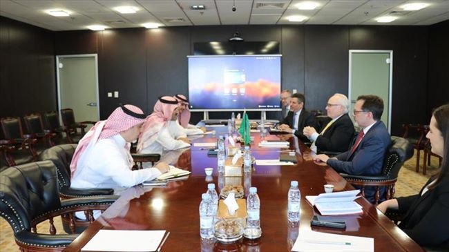 مباحثات سعودية أمريكية بالرياض لوقف الحرب وإحلال السلام في اليمن