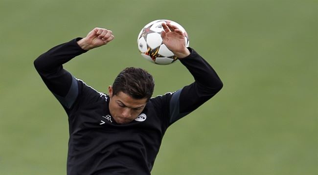 صحيفة إسبانية تكشف سبب سفر رونالدوا يوميا الى المغرب بطائرته الخاصة