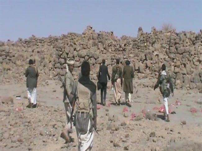 صحيفة سعودية تحذر من خطورة انهيار الدولة اليمنية في صراعات القوى القبلية